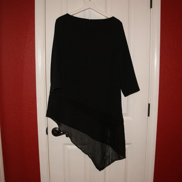 ST. JOHN Top - Picture 5 of 7